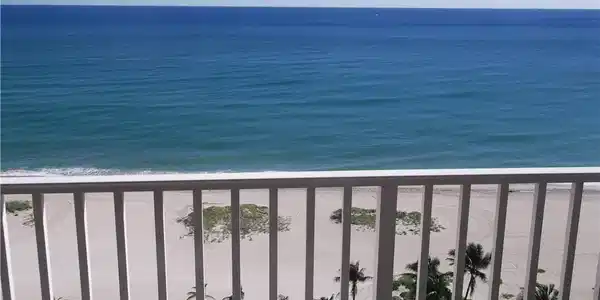 Image 3: BALCONY