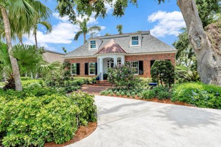645 Riomar Drive