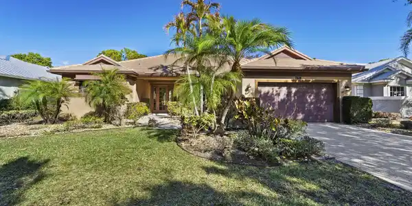 768 SW Whisper Ridge Trail