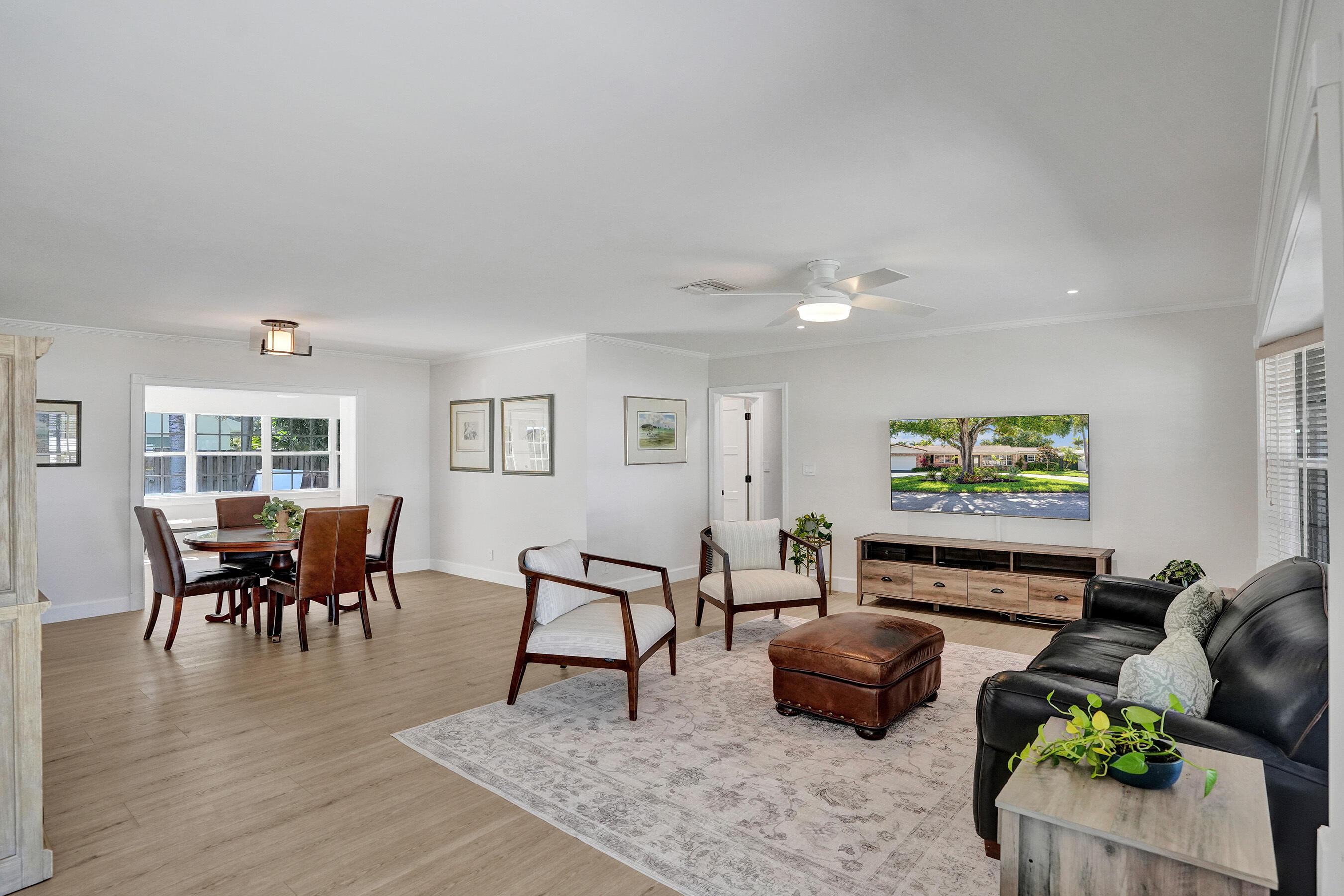 Image 3: Living/Dining