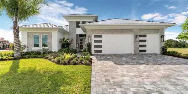 106 SE Via San Marino