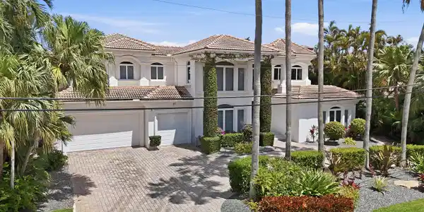 5600 Coastal Drive