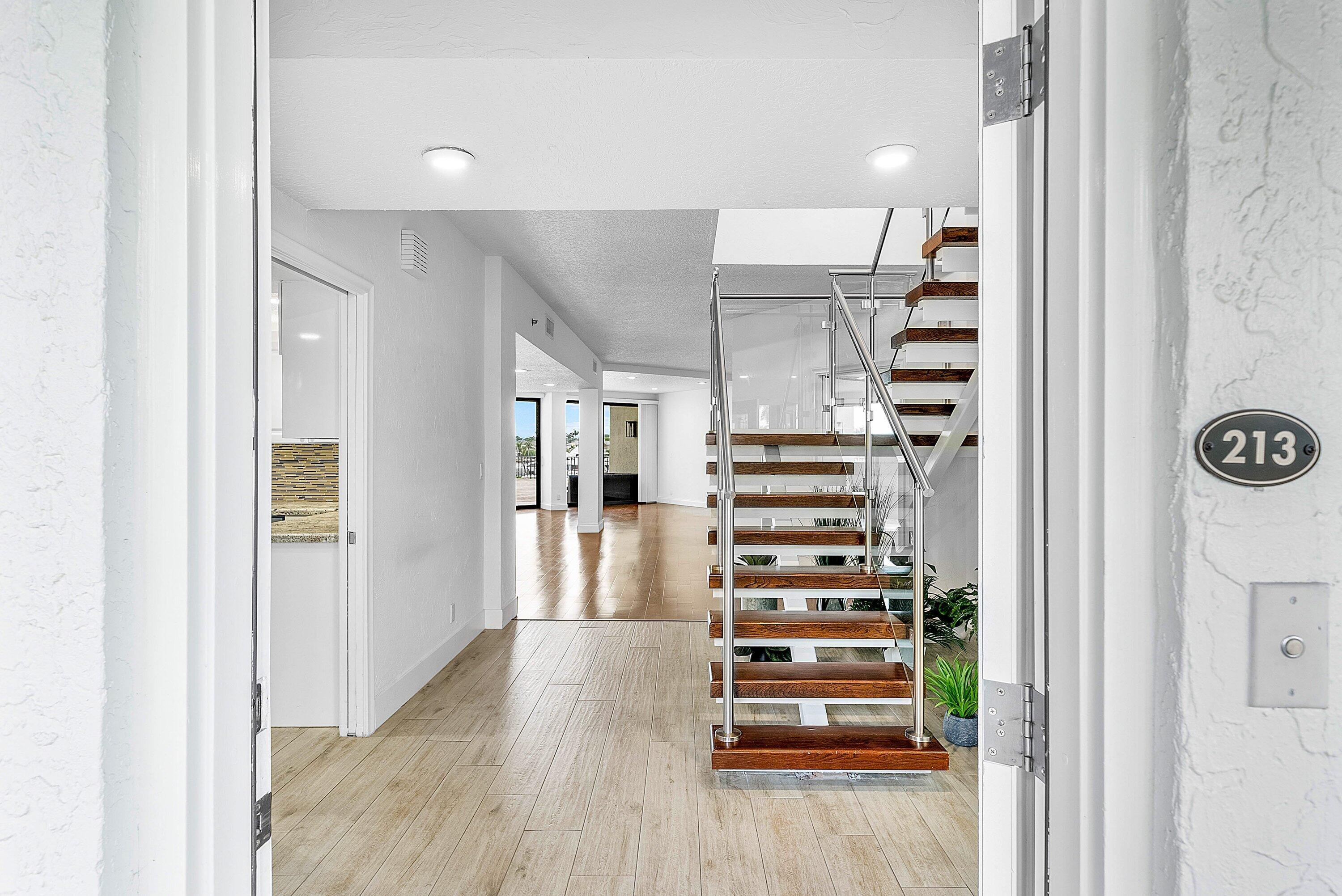 Image 3: 004-1035Southeast6thAvenue-213-DelrayBea