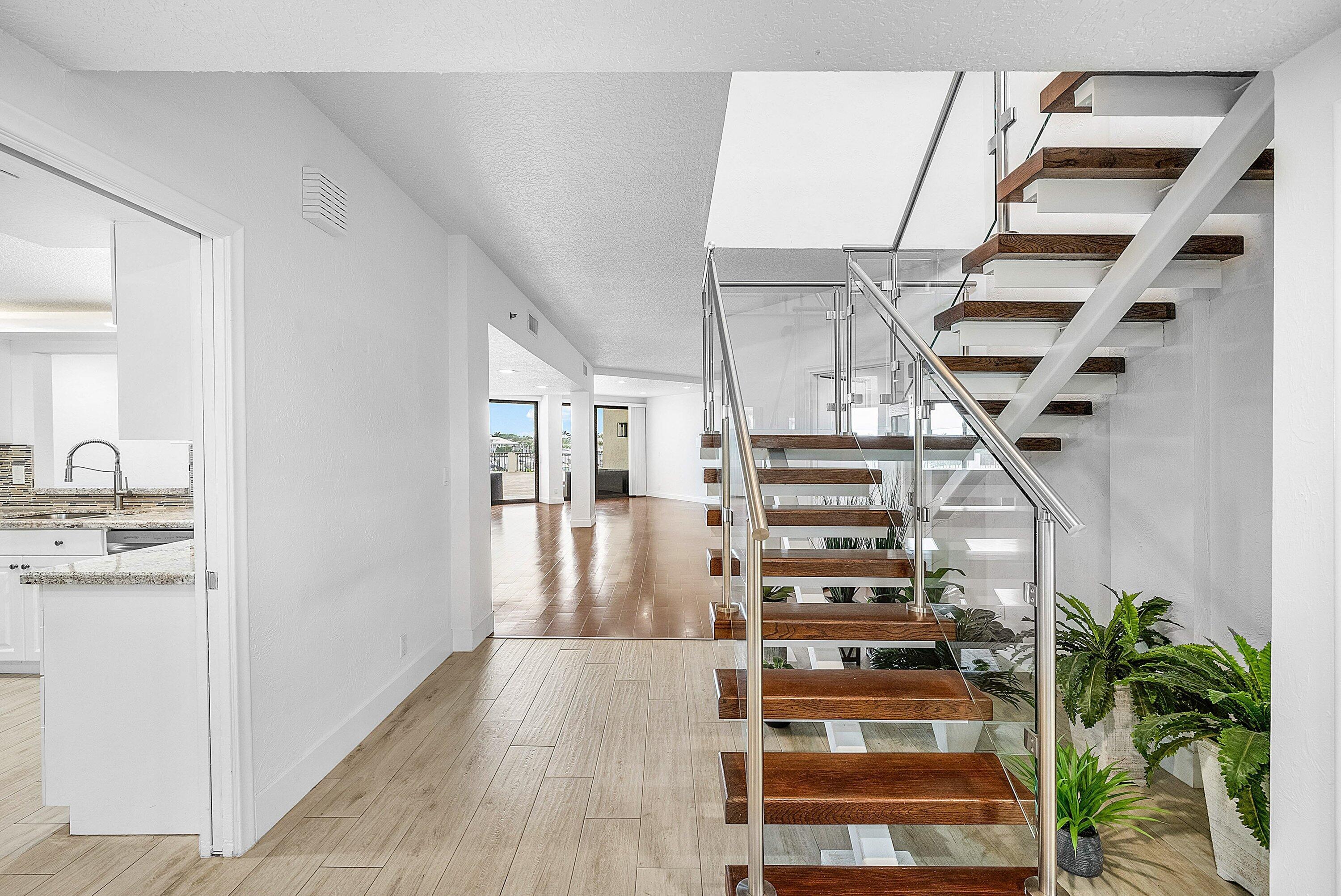 Image 4: 005-1035Southeast6thAvenue-213-DelrayBea