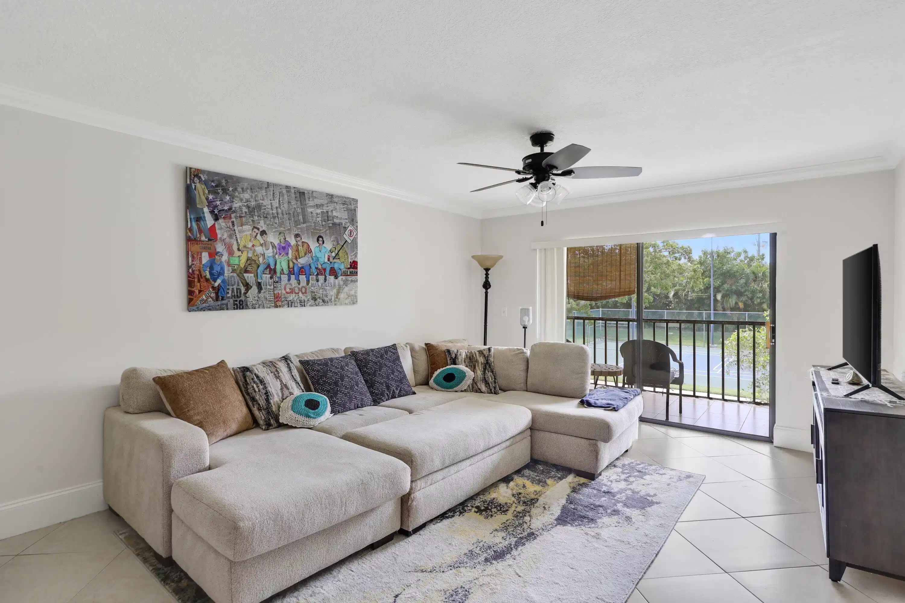 Image 1: Residence 202-C