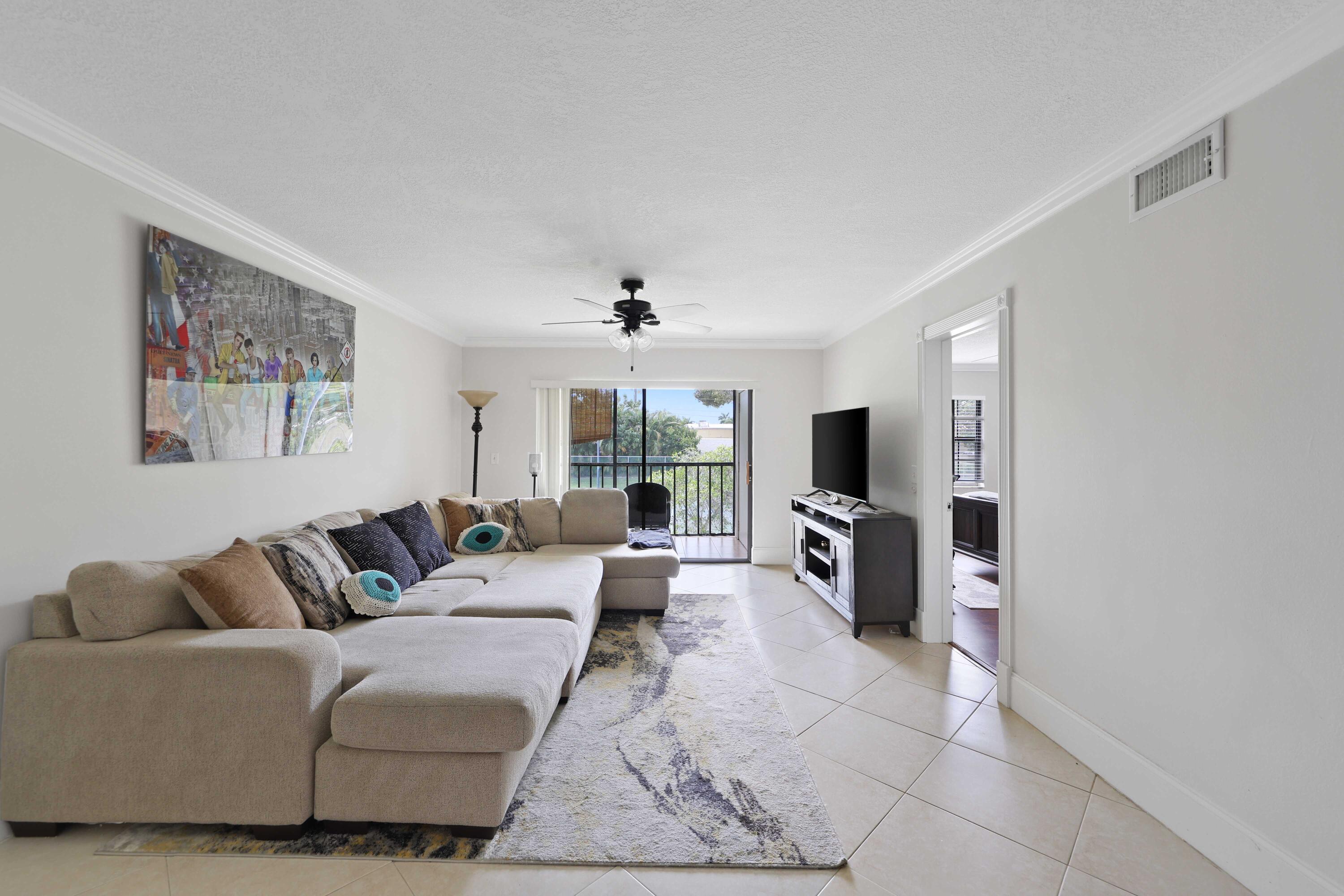 Image 2: Living Room