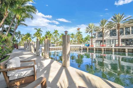 302 Coral Way