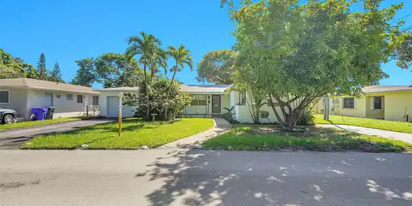 917 N 17th Avenue
