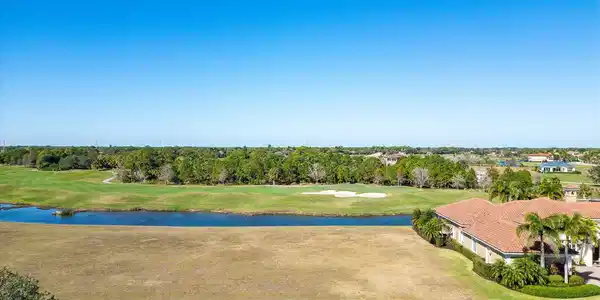 Image 3: 15-111 SE MIRA LAVELLA-2