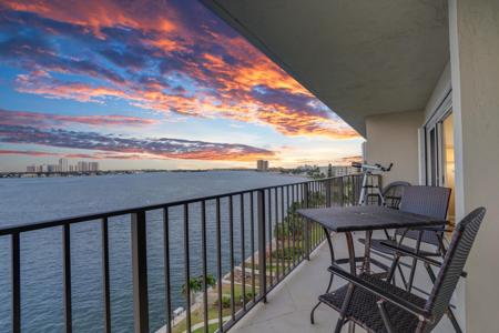 801 Lake Shore Drive