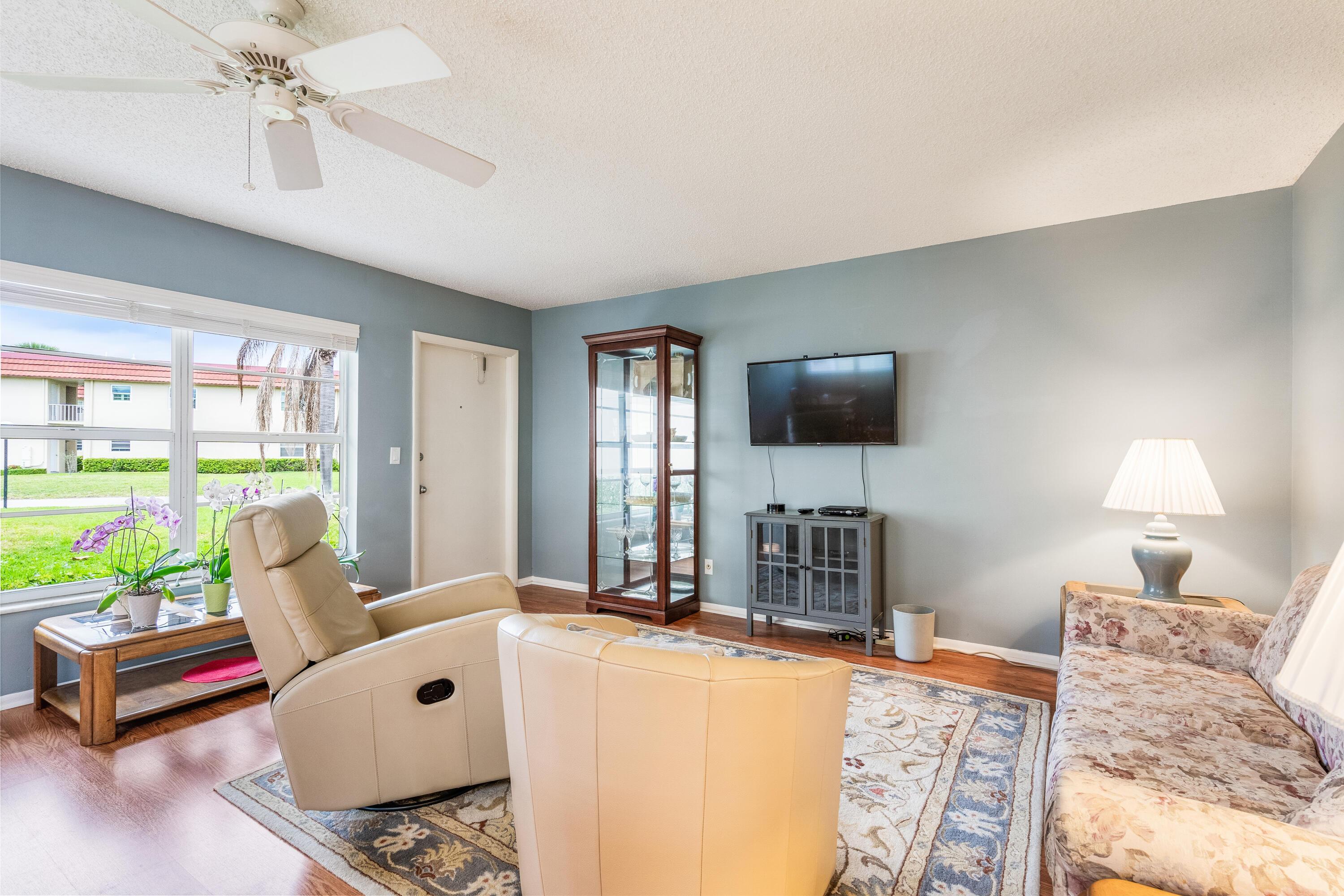 Image 3: Living room view