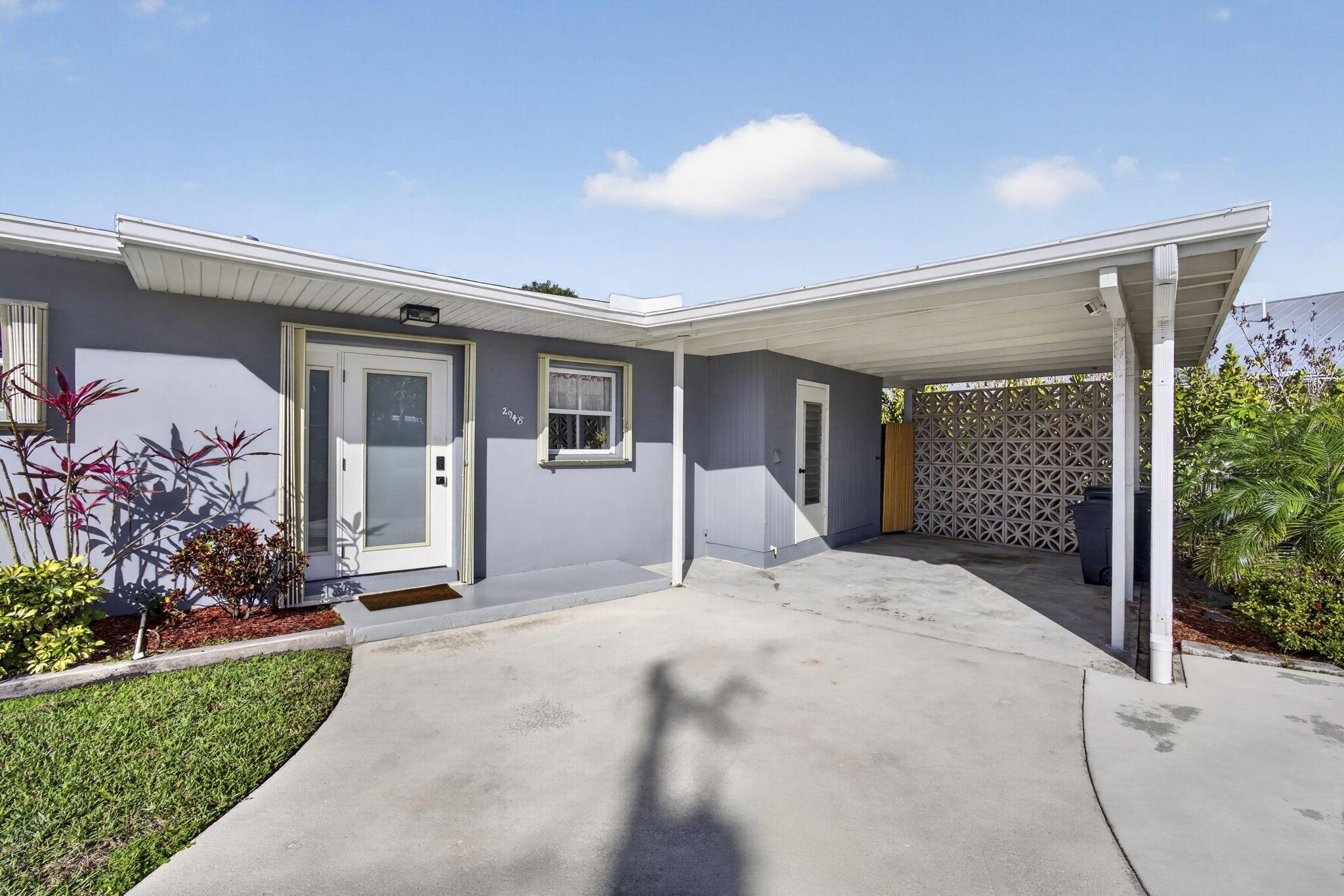 Image 2: Front Entry/Carport