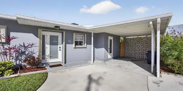 Image 2: Front Entry/Carport
