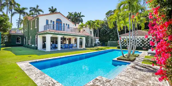 237 El Bravo Way