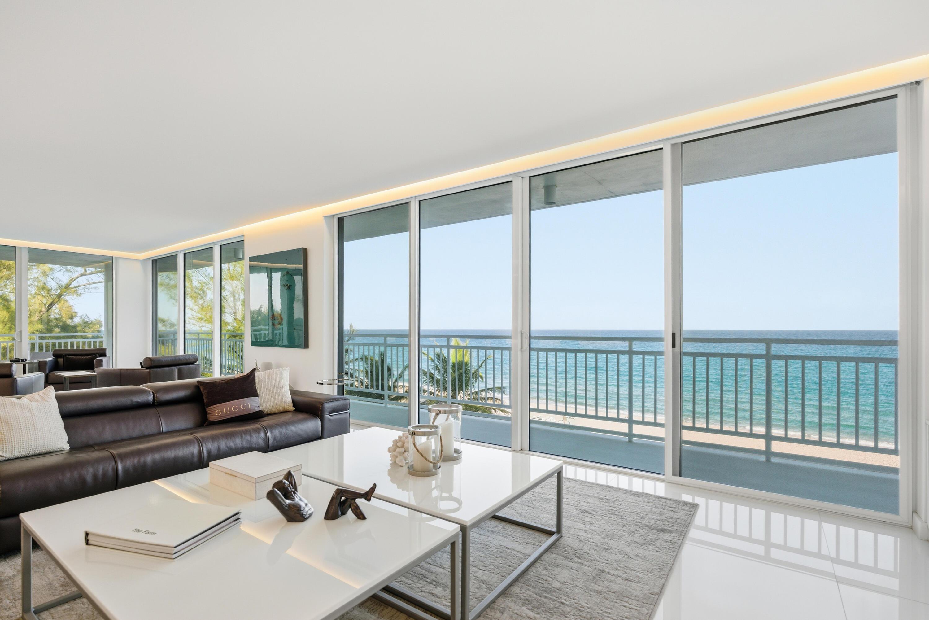 Image 4: Living Area