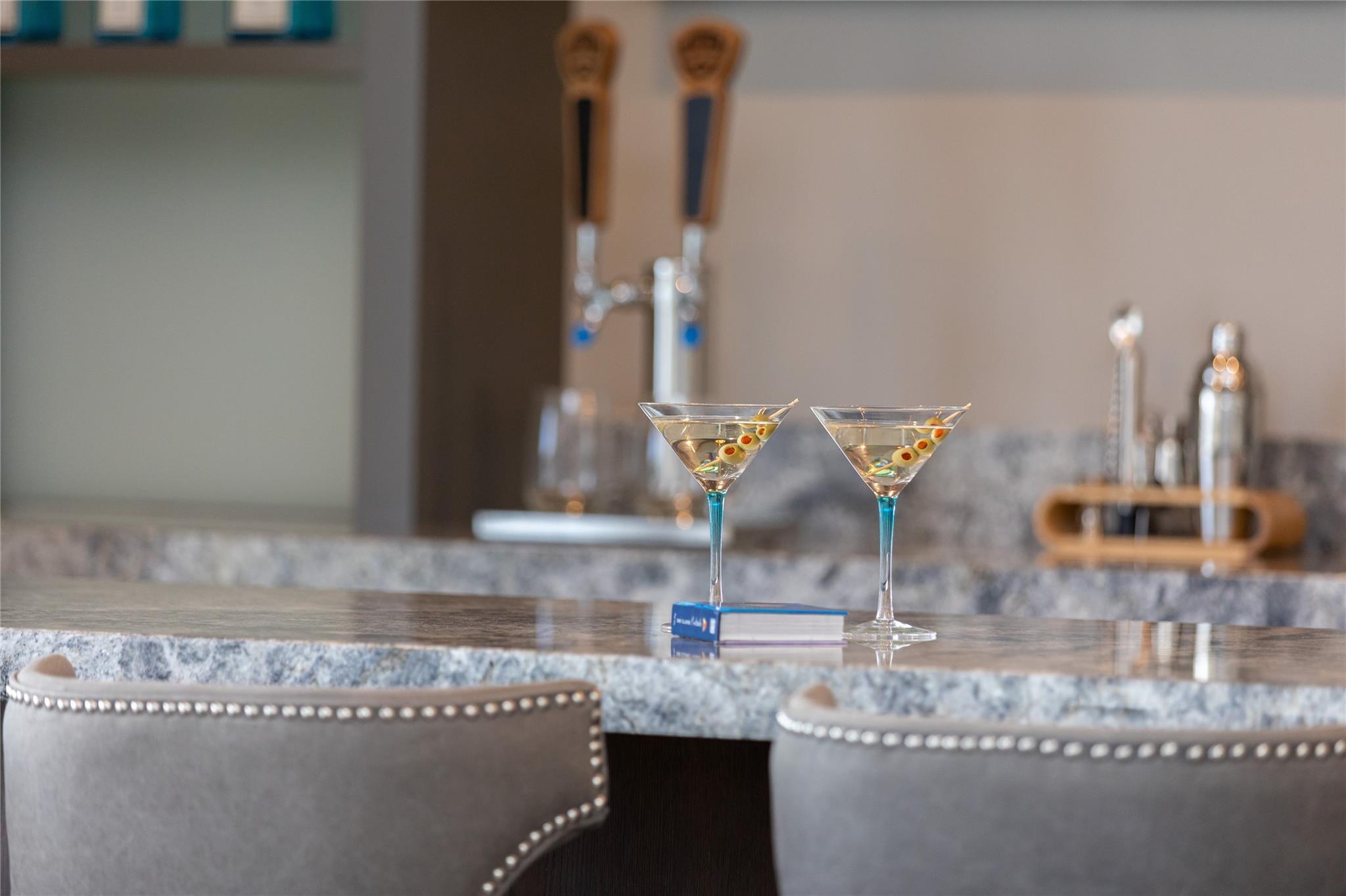 Image 4: Cheers !