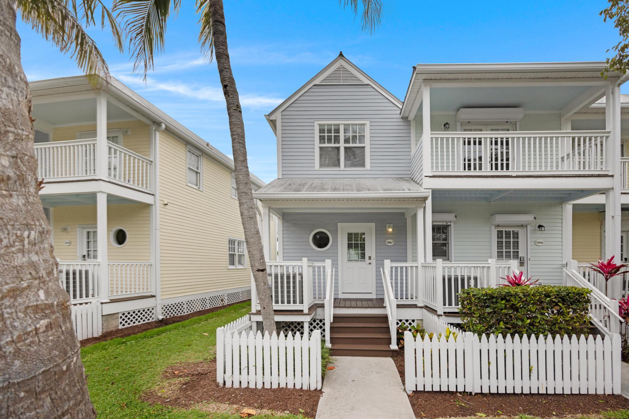 Image 3: Sunset Village End Unit
