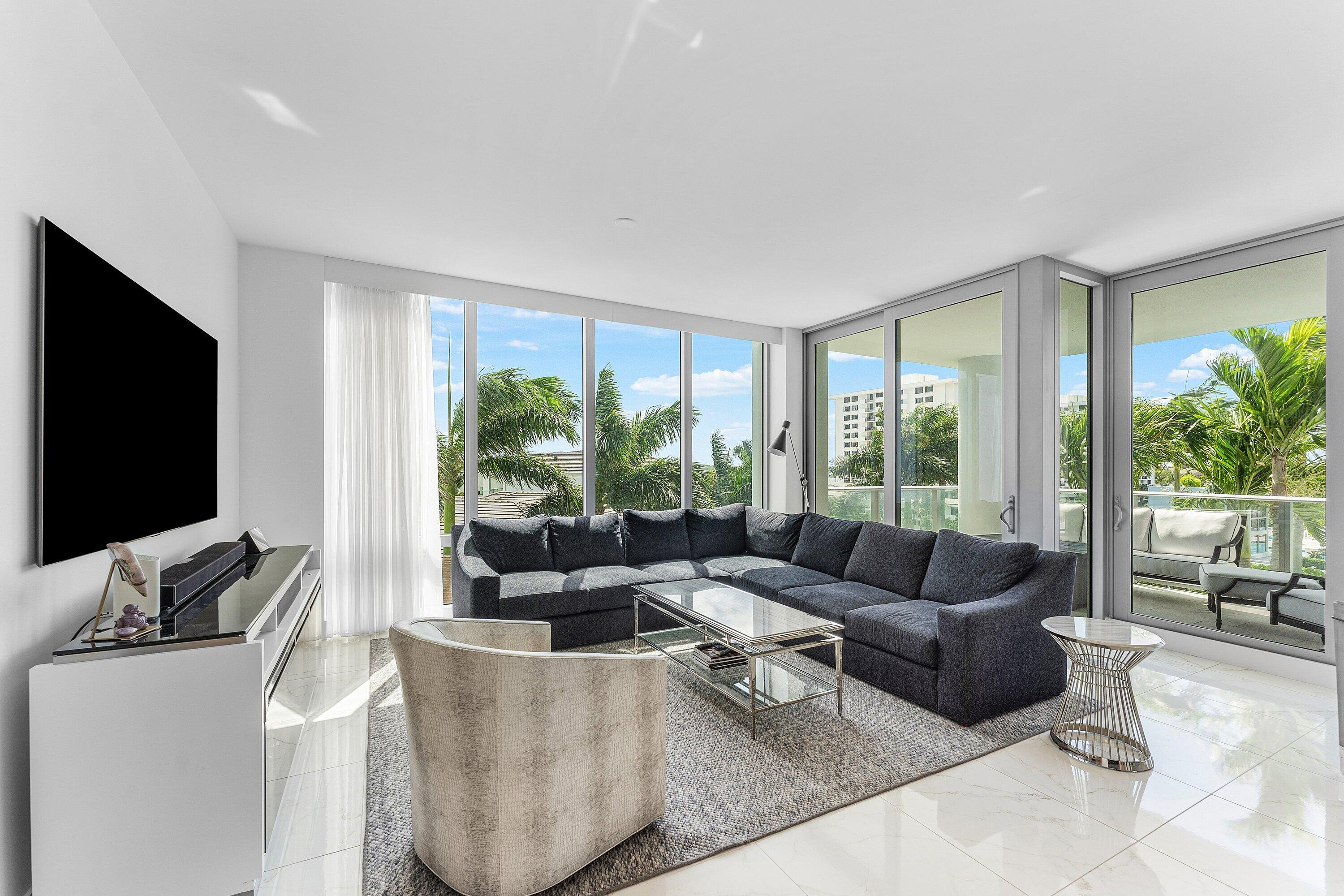 Image 1: Bright & Open w High Ceilings