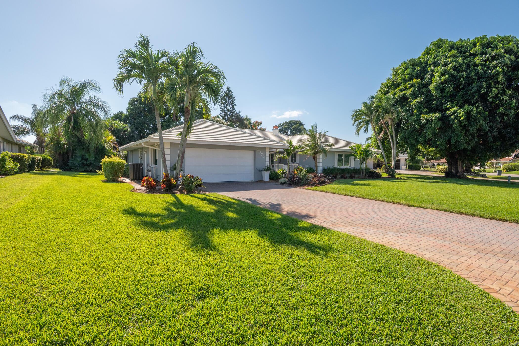 Image 2: &copy; Clark- 3372 Se Court Drive-032