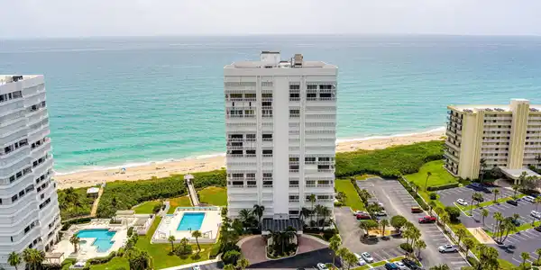 Image 3: 20-web-or-mls-9960-s-ocean-dr