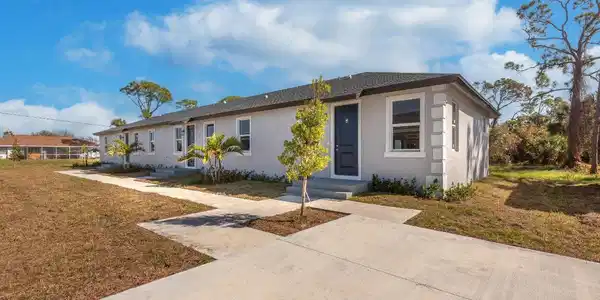 246 Rotonda Boulevard W