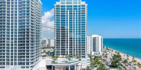 153 N Seabreeze