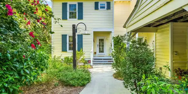 1300 Palmetto Court