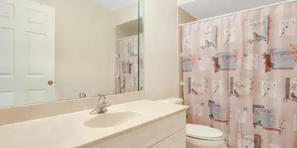 Image 3: 2