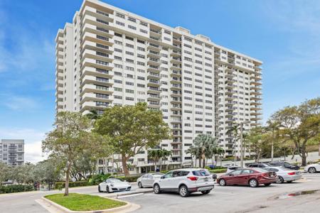 3200 Port Royale Drive
