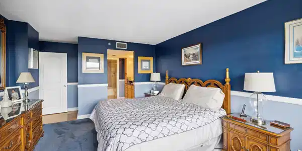 Image 3: MAIN BEDROOM