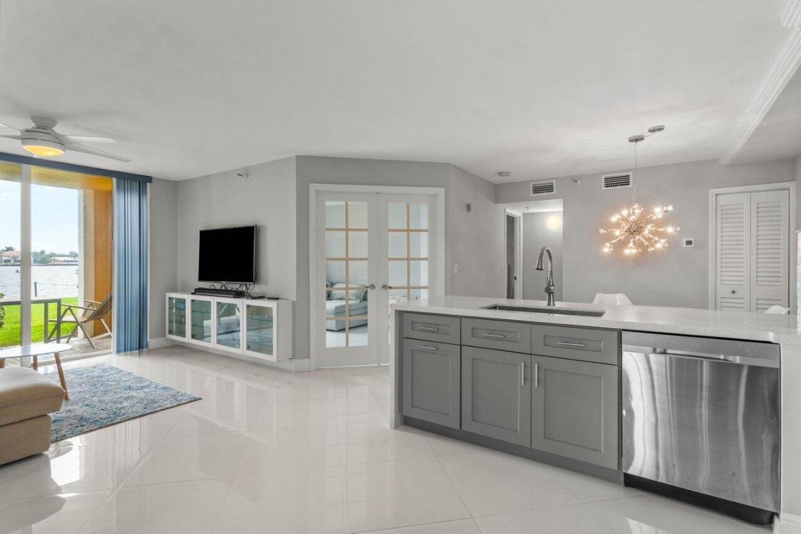 Image 4: 009-180YachtClubWay-Unit102-Hypoluxo-FL-