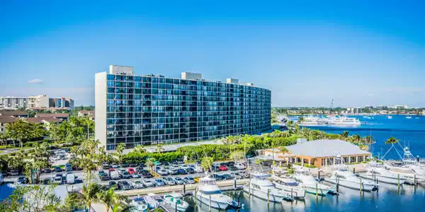 120 Lakeshore Drive