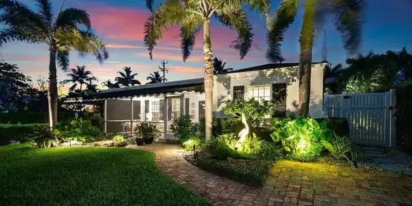 1101 Miramar Drive