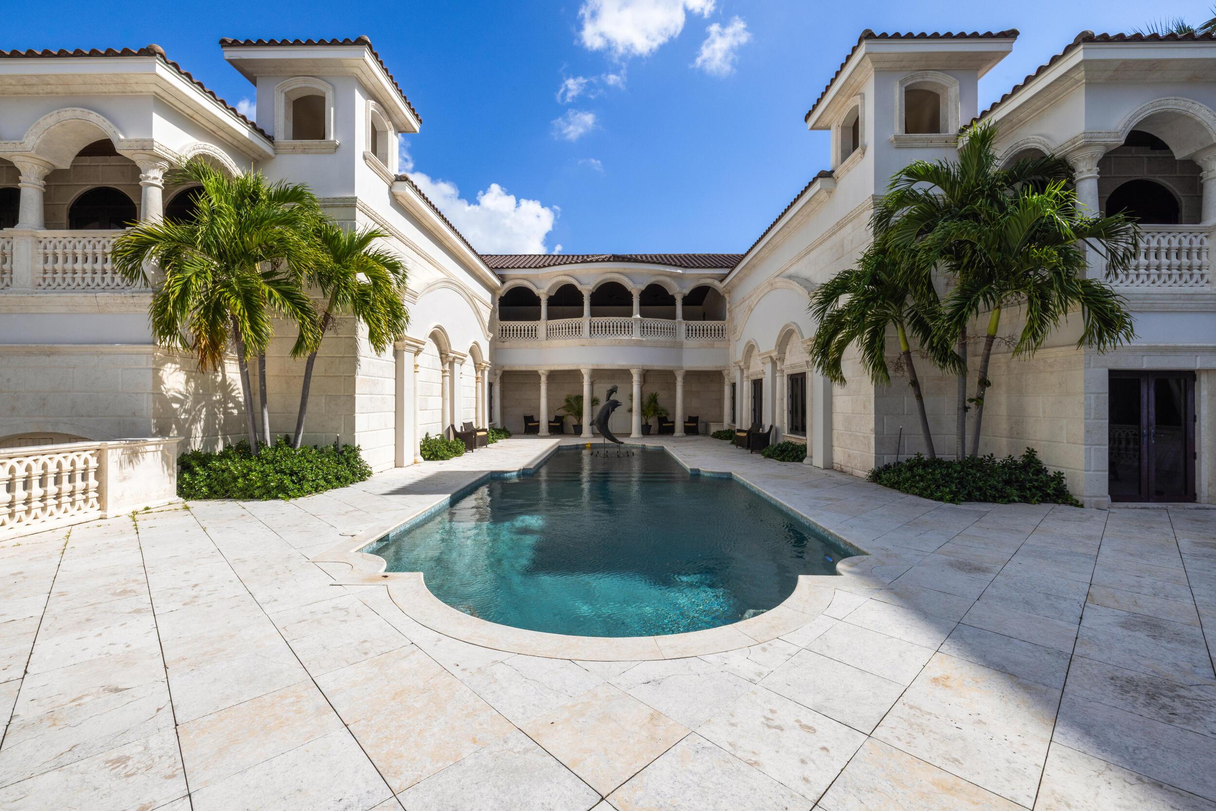 Image 4: Pool