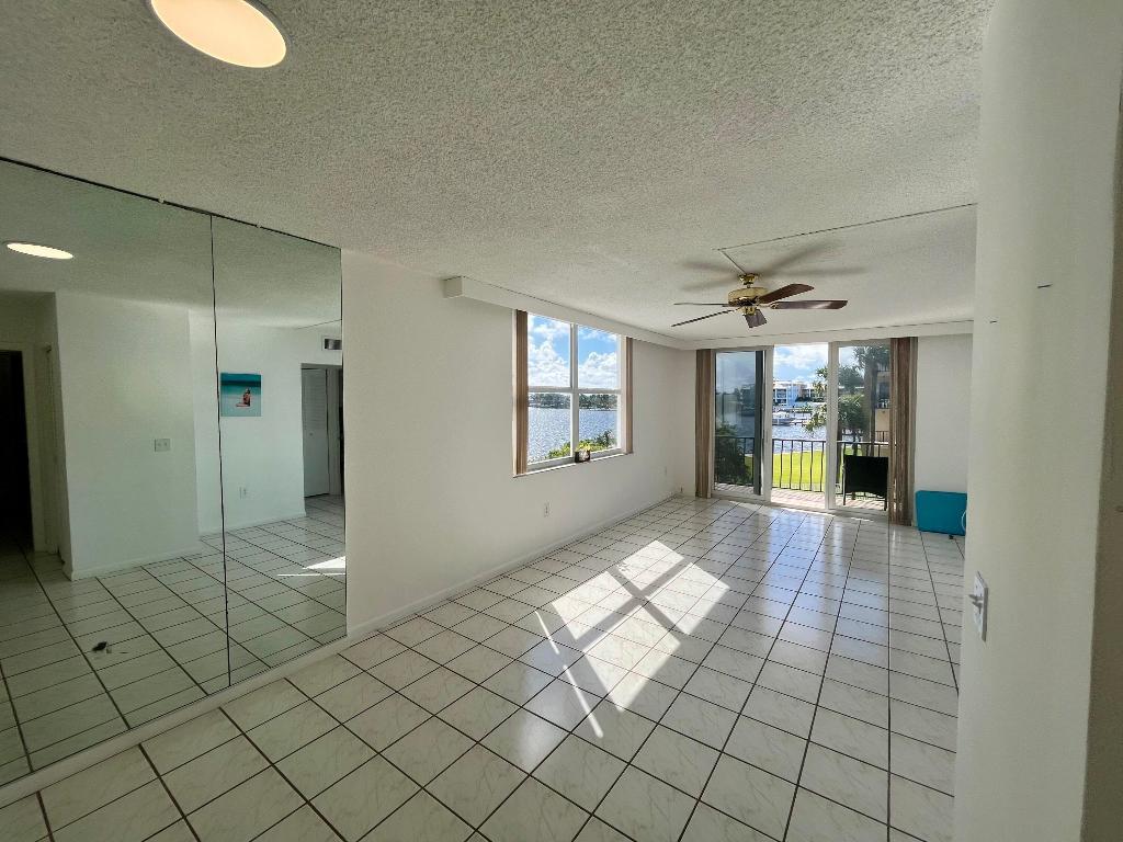 Image 4: IMG_0759