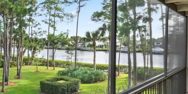 9200 SE Riverfront Terrace