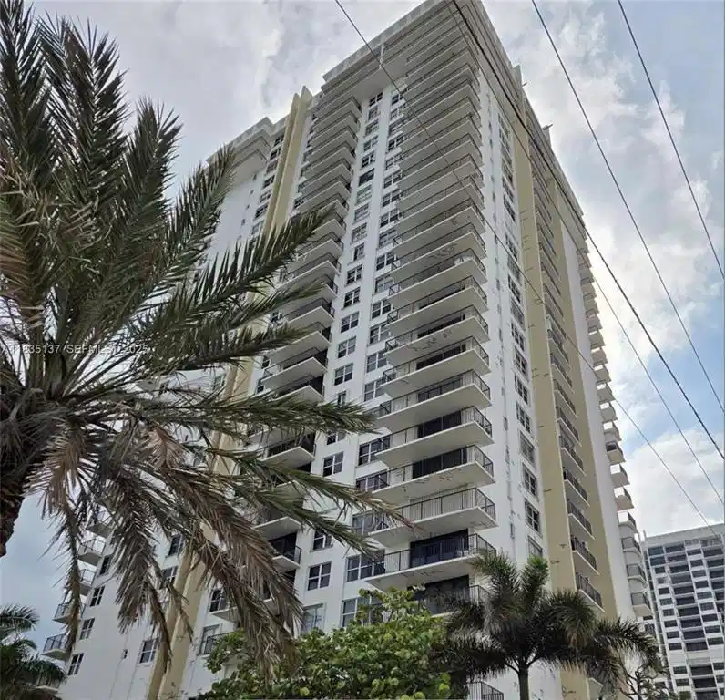 Image 1: 2201 tall bldg