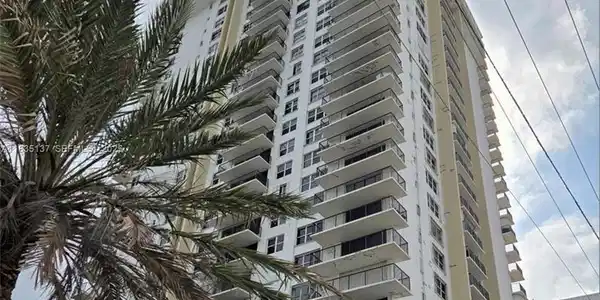 2201 S Ocean Drive