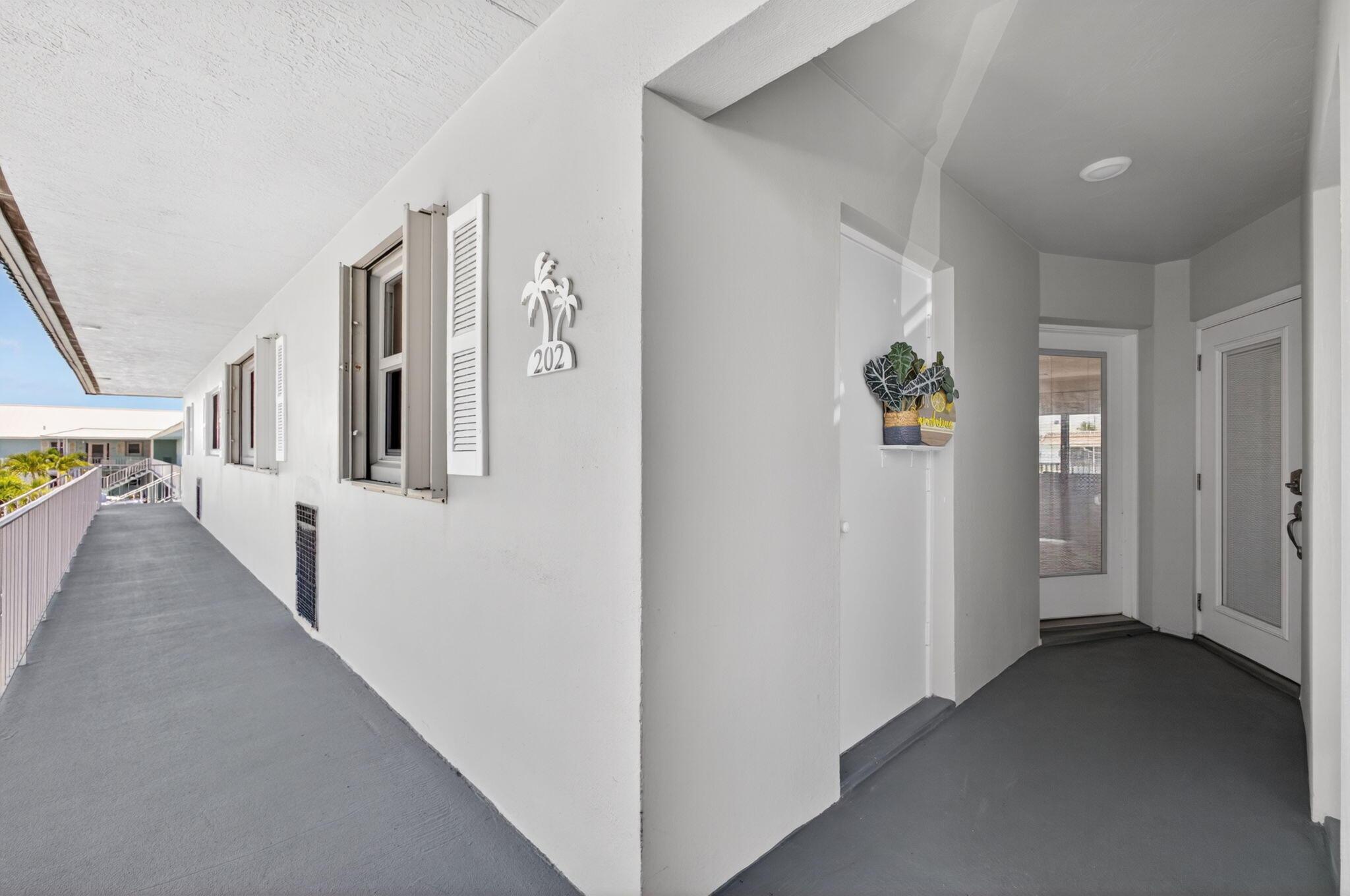 Image 2: 41-web-or-mls-5D1A0478