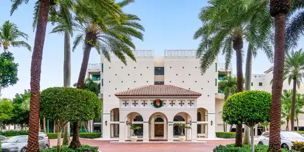 Image 3: 001-100Southeast5thAvenue-110-BocaRaton-