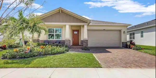 494 SE Twisted Bark Way