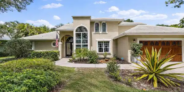 19115 SE Coral Reef Lane