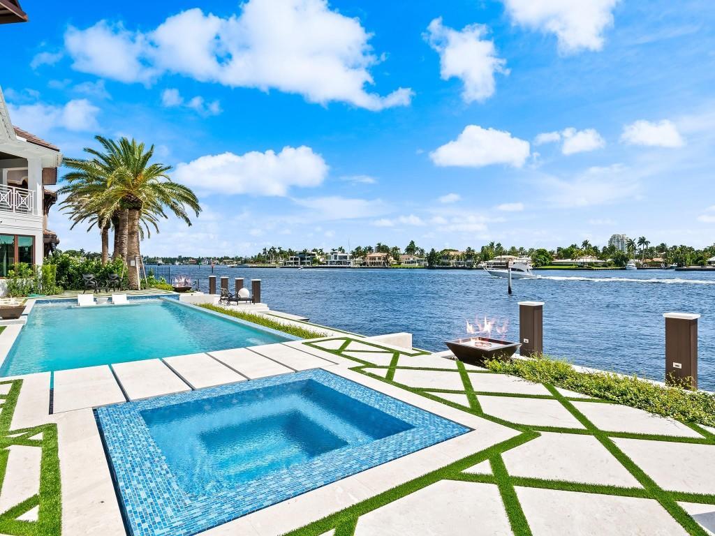 Image 4: Pool/Spa/ICW View