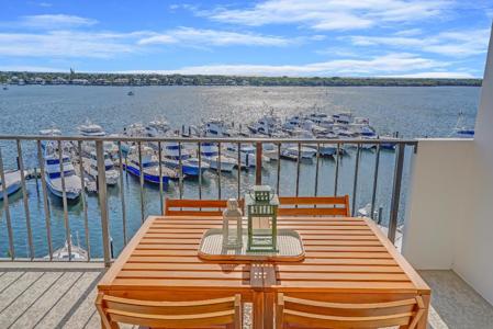 1208 Marine Way