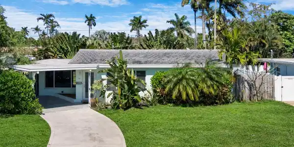 909 SE 16th Place