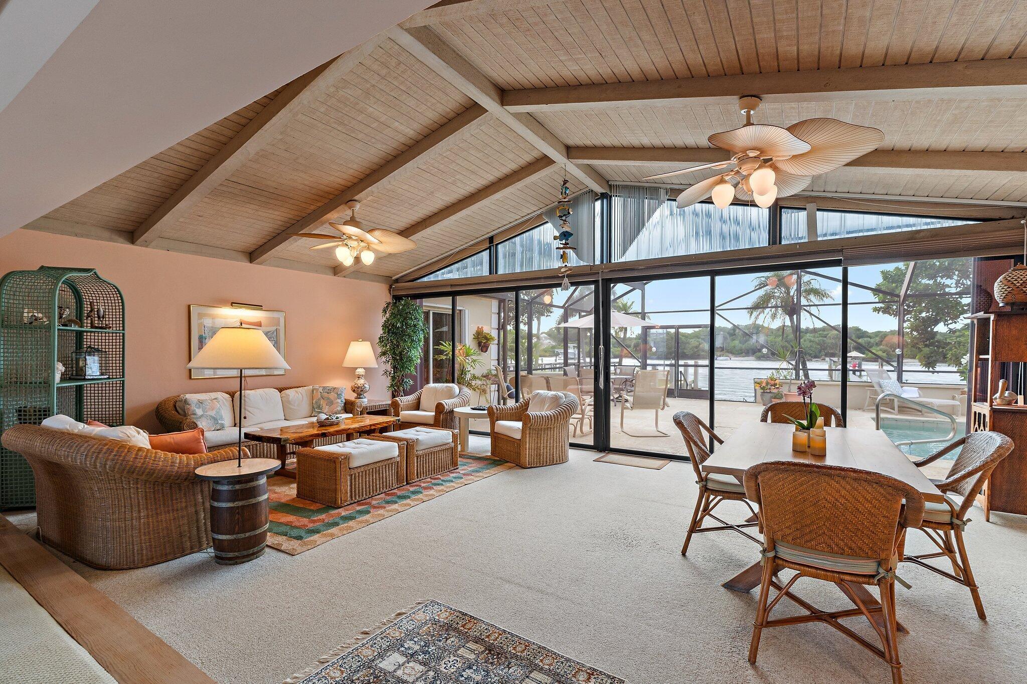 Image 3: Casusal elegance