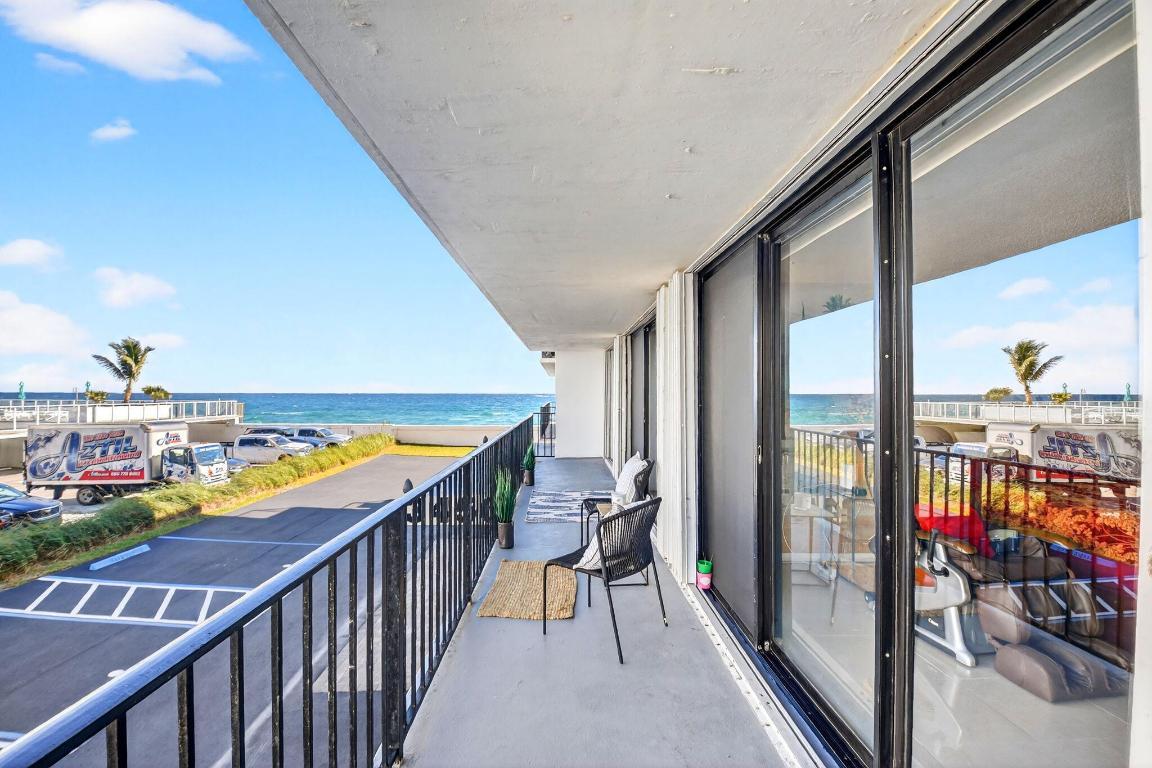Image 1: 40 Foot Balcony