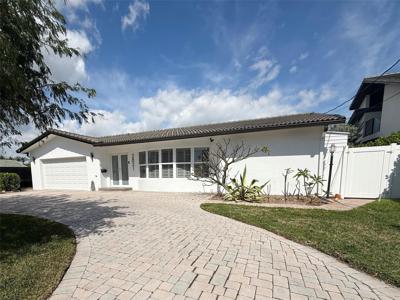 2821 NE 9th Court