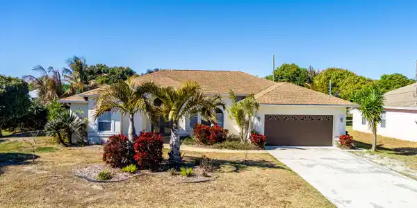 3210 SE Otis Lane