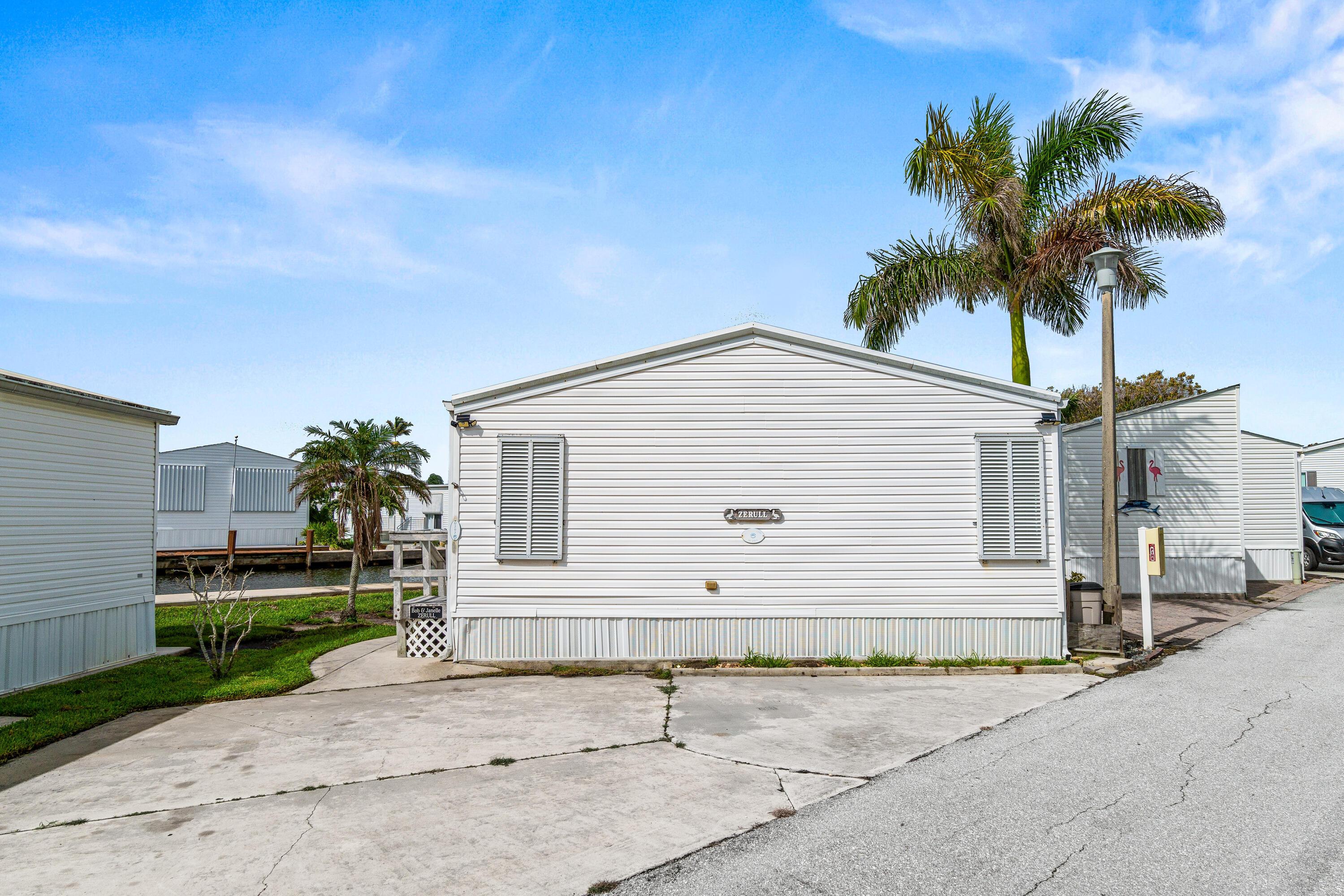 Image 3: 001-207MallardDrive-U-BrinyBreezes-FL-33
